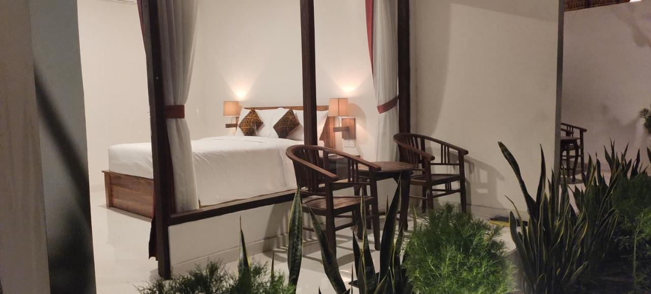 Hotel The Poetri Oka à Batununggul Extérieur photo